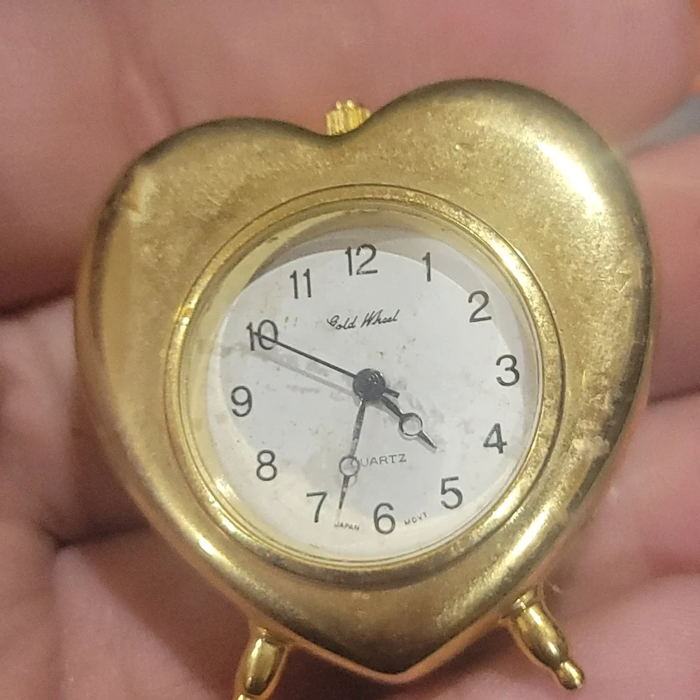 Gold Wheel Heart Mini Desk Watch Gold Tone Figurine Novelty Clock